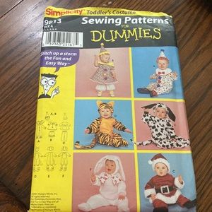 Simplicity 9813  Sewing pattern for DUMMIES. Toddler Costumes.